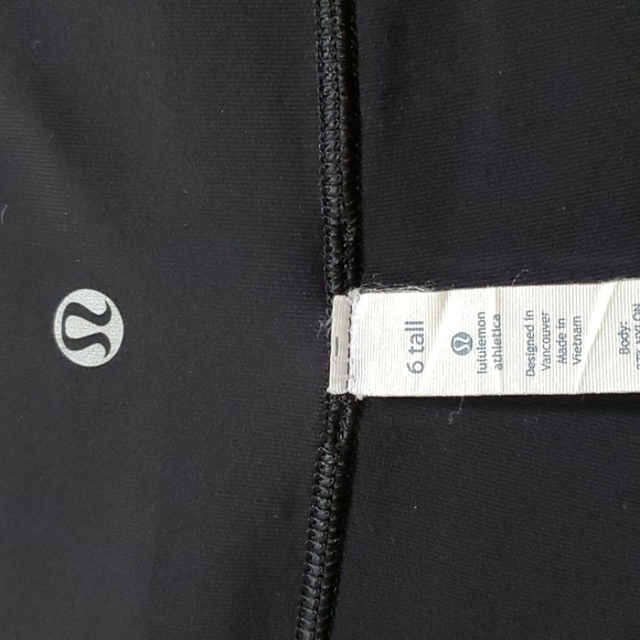 Lululemon Reverse Groove Short bike shorts black hot pink stripe size 6 - Picture 8 of 8